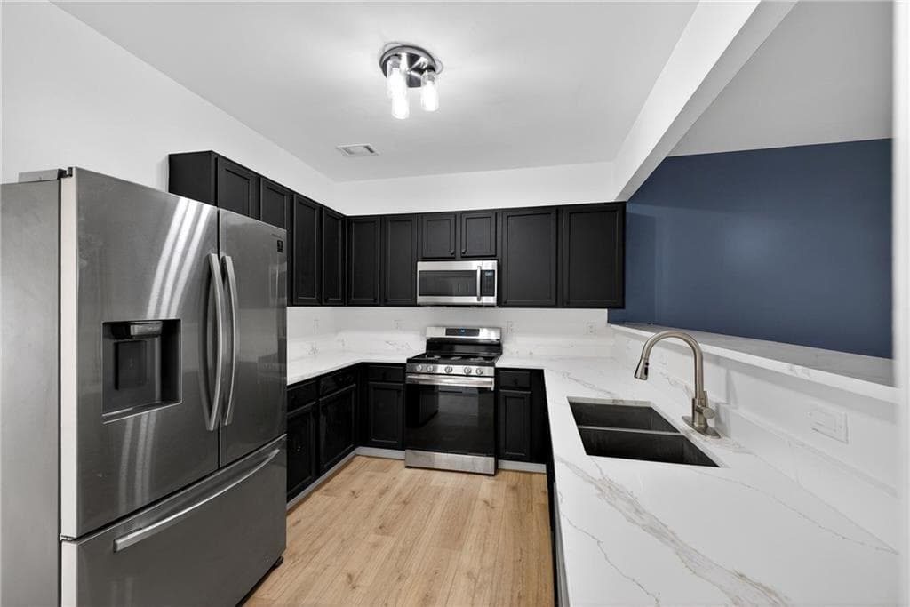 3 bedroom, 3 bathroom, 1,464 sq ft condominium for sale at 2527 Walden Lake Drive, Decatur, GA 30035 — photo 8