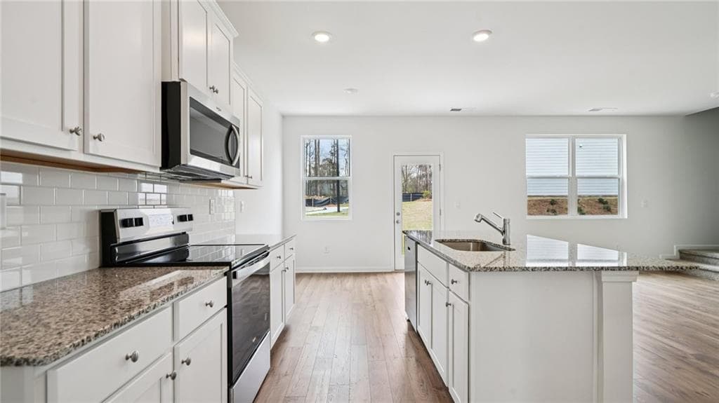 3 bedroom, 3 bathroom, 1,663 sq ft single family residence under contract at 2662 Alderbrook Court, College Park, GA 30349 — photo 8