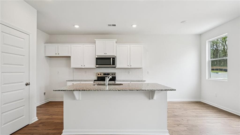 3 bedroom, 3 bathroom, 1,663 sq ft single family residence under contract at 2662 Alderbrook Court, College Park, GA 30349 — photo 9