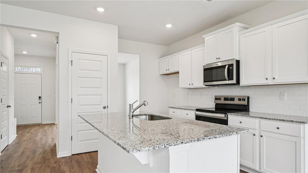 3 bedroom, 3 bathroom, 1,663 sq ft single family residence under contract at 2662 Alderbrook Court, College Park, GA 30349 — photo 10