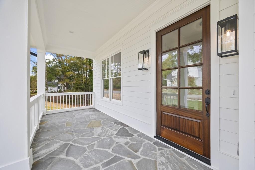 6 bedroom, 5 bathroom, 4,035 sq ft single family residence for sale at 611 Foster Park Lane, Madison, GA 30650 — photo 3