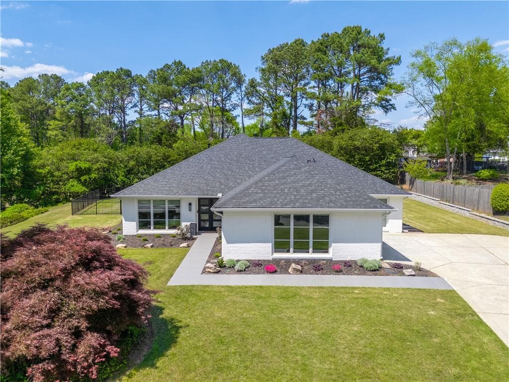 2 bedroom, 3 bathroom, 2,500 sq ft single family residence sold at 430 Crabapple Farm Drive, Alpharetta, GA 30004