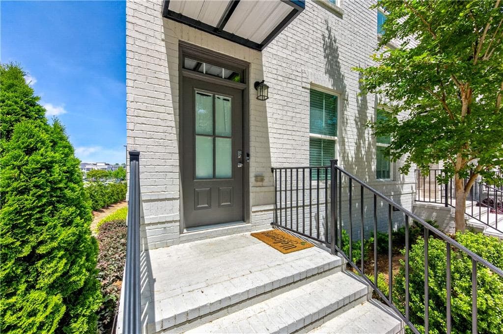 3 bedroom, 4 bathroom, 2,706 sq ft townhouse for sale at 205 Nash Street, Lawrenceville, GA 30046 — photo 2