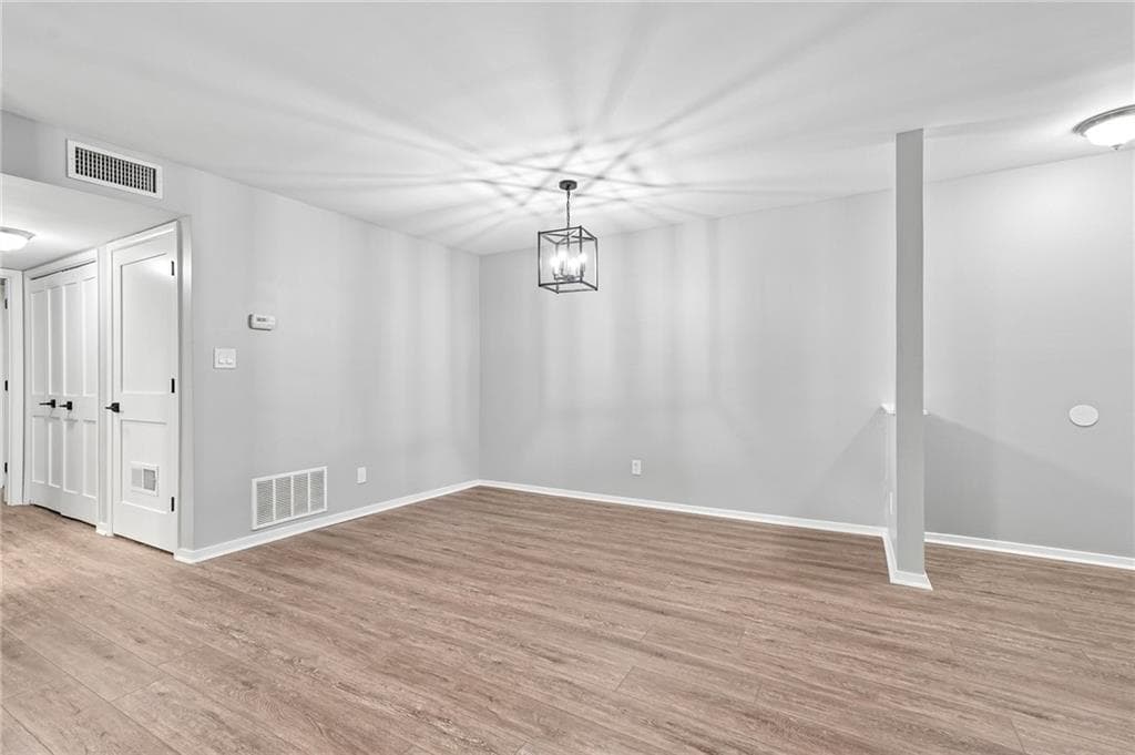 2 bedroom, 2 bathroom, 1,360 sq ft condominium for sale at 3019 Canyon Point Circle, Roswell, GA 30076 — photo 3