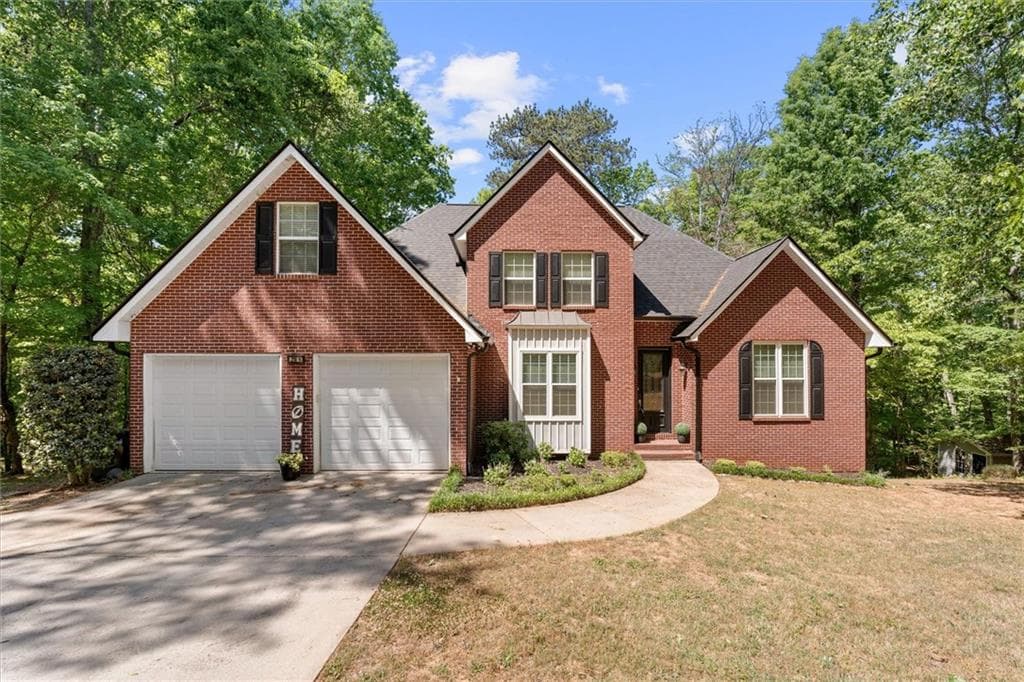 6 bedroom, 4 bathroom, 3,670 sq ft single family residence for sale at 218 N Ole Hickory Trail, Carrollton, GA 30117