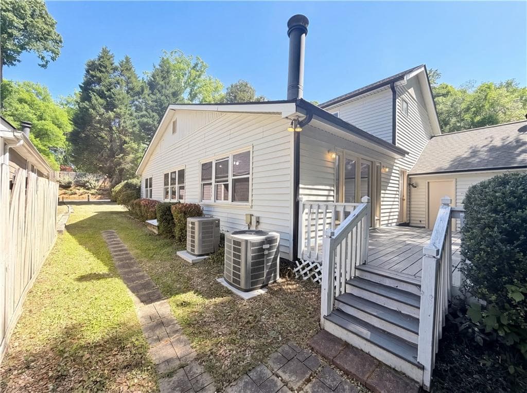 3 bedroom, 3 bathroom, 3,430 sq ft single family residence for sale at 2988 Chipmunk Trail, Marietta, GA 30067 — photo 5