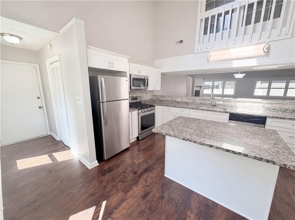 3 bedroom, 3 bathroom, 3,430 sq ft single family residence for sale at 2988 Chipmunk Trail, Marietta, GA 30067 — photo 7