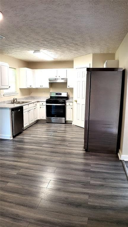 4 bedroom, 4 bathroom, 2,423 sq ft single family residence for sale at 429 Village Bluff Drive, Lawrenceville, GA 30046 — photo 3