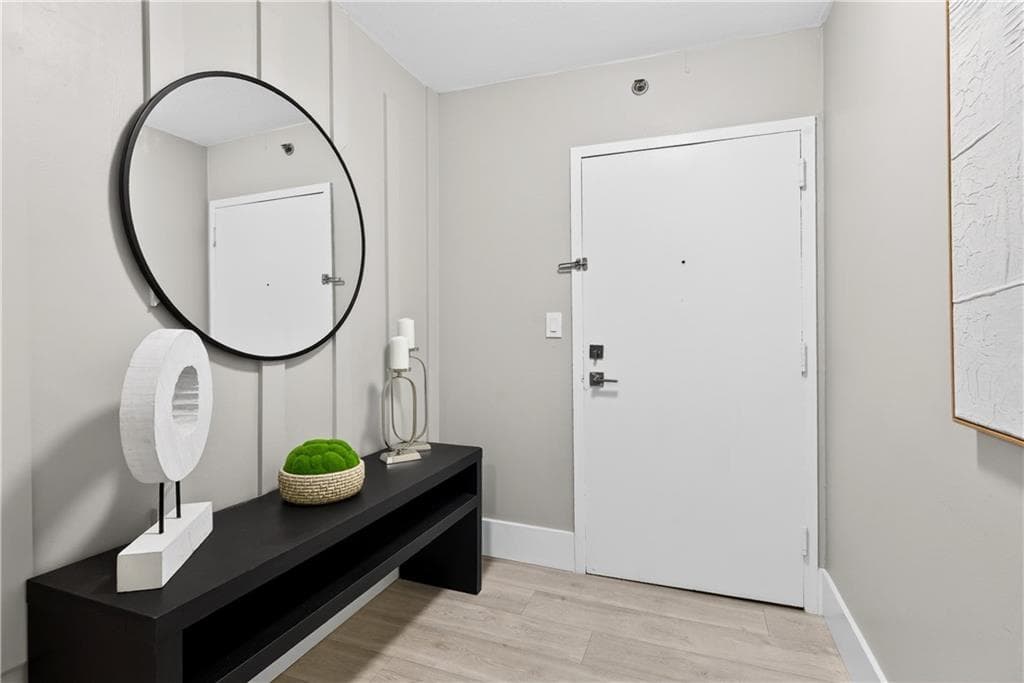 1 bedroom, 1 bathroom, 655 sq ft condominium for sale at 620 Peachtree Street 916, Atlanta, GA 30308 — photo 4