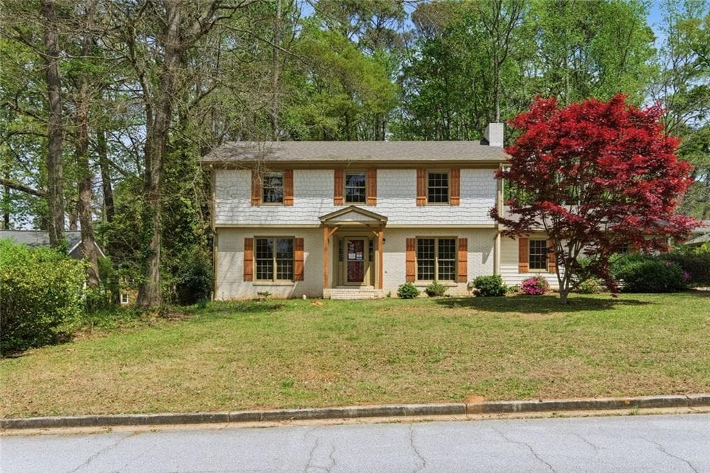 4 bedroom, 3 bathroom, 2,000 sq ft single family residence under contract at 532 Valley Woods Circle, Conyers, GA 30094 — photo 2