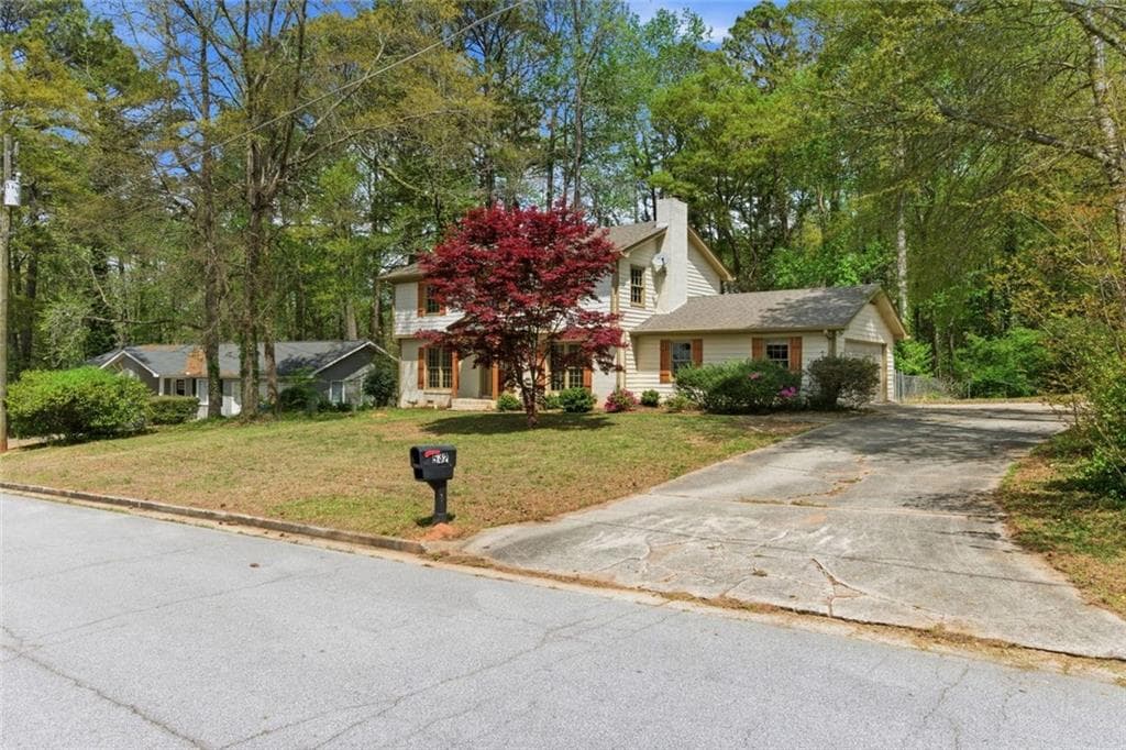4 bedroom, 3 bathroom, 2,000 sq ft single family residence under contract at 532 Valley Woods Circle, Conyers, GA 30094 — photo 3