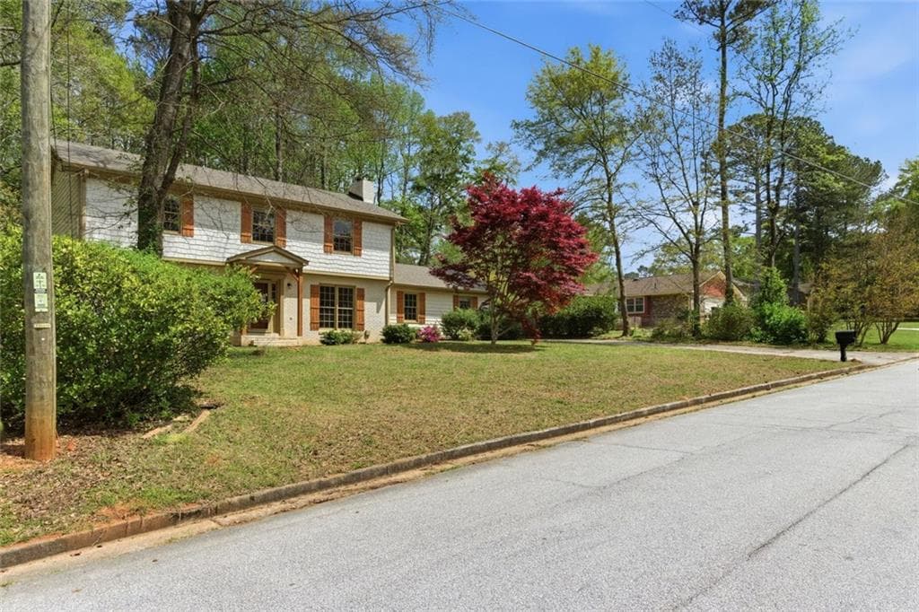 4 bedroom, 3 bathroom, 2,000 sq ft single family residence under contract at 532 Valley Woods Circle, Conyers, GA 30094 — photo 4