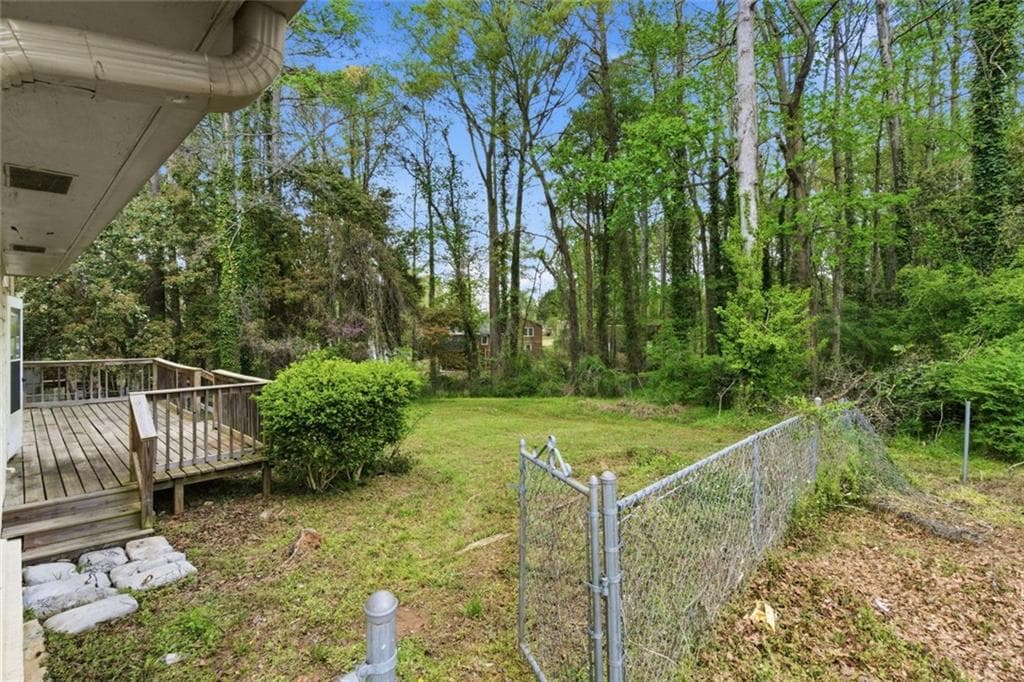 4 bedroom, 3 bathroom, 2,000 sq ft single family residence under contract at 532 Valley Woods Circle, Conyers, GA 30094 — photo 6
