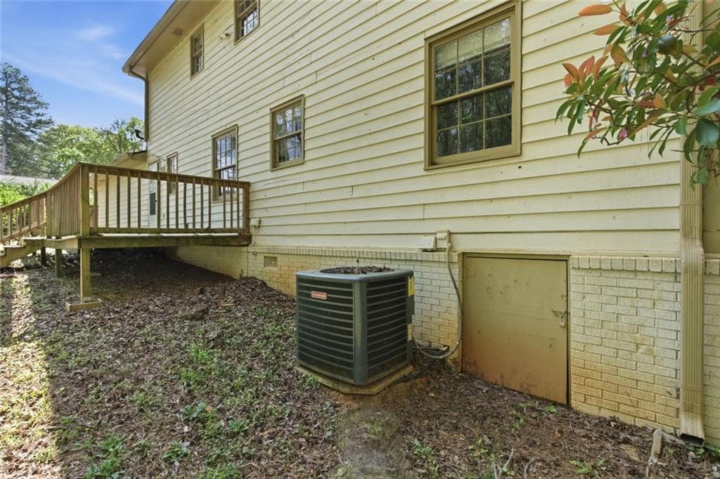 4 bedroom, 3 bathroom, 2,000 sq ft single family residence under contract at 532 Valley Woods Circle, Conyers, GA 30094 — photo 10