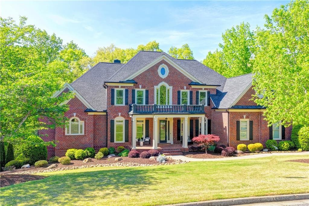 6 bedroom, 7 bathroom, 7,690 sq ft single family residence sold at 420 Lafayette Close, Roswell, GA 30075