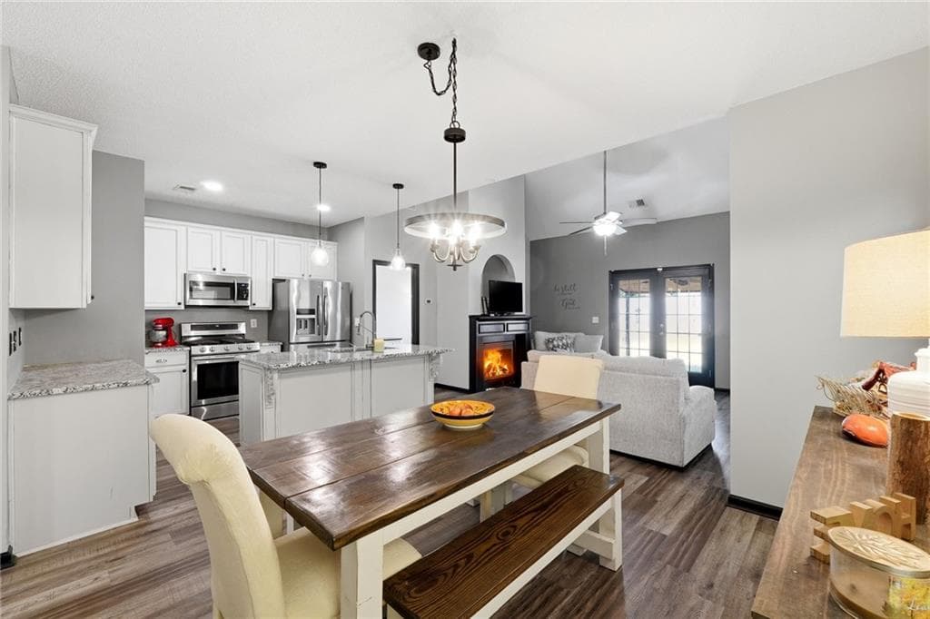 3 bedroom, 3 bathroom, 1,944 sq ft single family residence for sale at 16 Shaw Boulevard, Cartersville, GA 30121 — photo 5