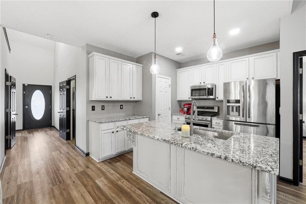3 bedroom, 3 bathroom, 1,944 sq ft single family residence for sale at 16 Shaw Boulevard, Cartersville, GA 30121 — photo 2