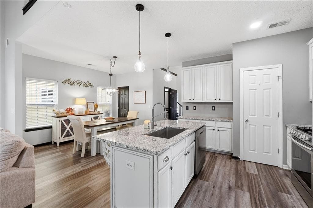 3 bedroom, 3 bathroom, 1,944 sq ft single family residence for sale at 16 Shaw Boulevard, Cartersville, GA 30121 — photo 4
