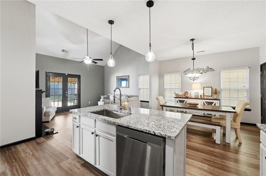 3 bedroom, 3 bathroom, 1,944 sq ft single family residence for sale at 16 Shaw Boulevard, Cartersville, GA 30121 — photo 6