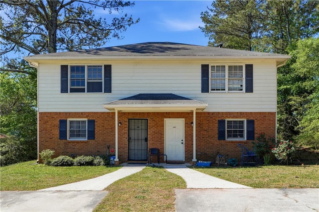duplex for sale at 1600 Riverside Trail, Conyers, GA 30013