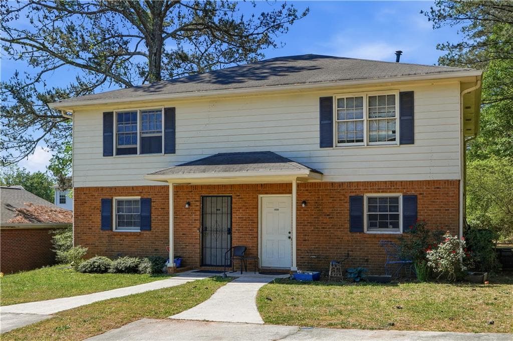 duplex under contract at 1600 Riverside Trail, Conyers, GA 30013 — photo 3