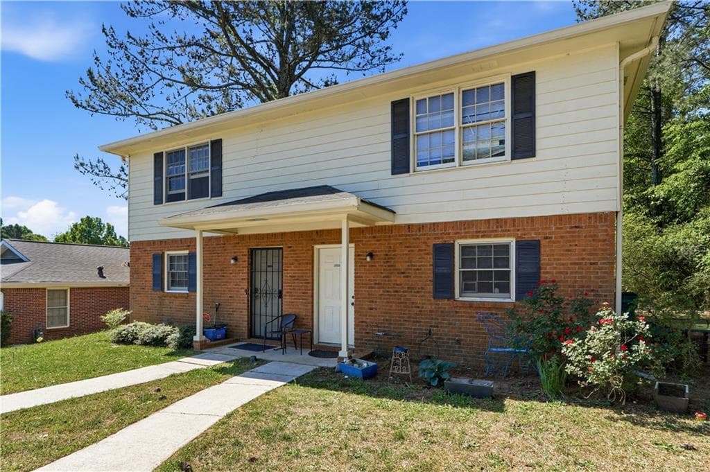 duplex under contract at 1600 Riverside Trail, Conyers, GA 30013 — photo 6