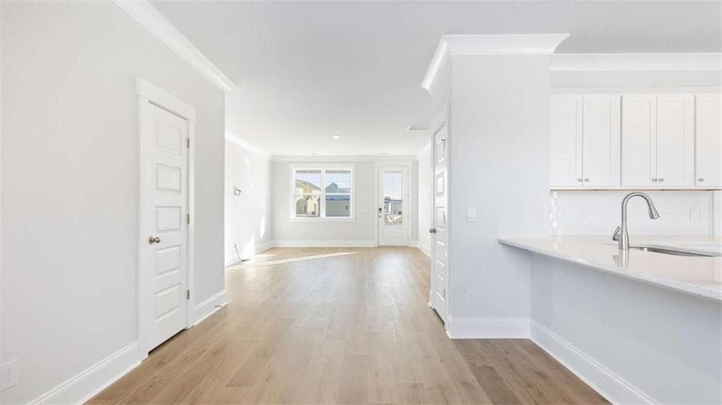 3 bedroom, 3 bathroom, 1,518 sq ft single family residence for sale at 5474 Cypress Circle, South Fulton, GA 30349 — photo 7