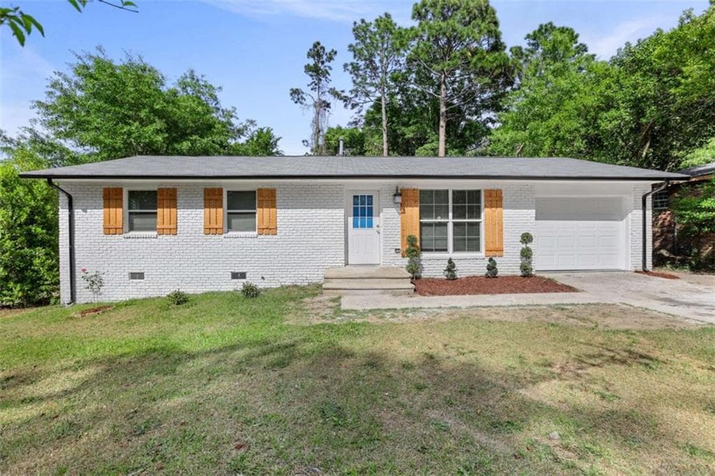 3 bedroom, 2 bathroom, 1,075 sq ft single family residence for sale at 3356 Kings Park Circle, Macon, GA 31217 — photo 2