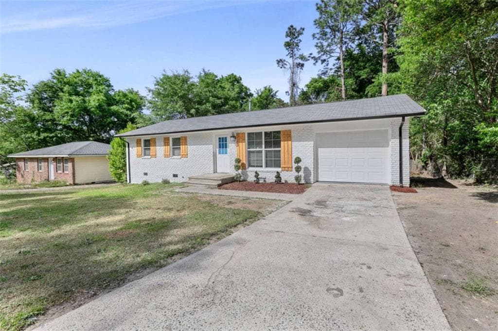 3 bedroom, 2 bathroom, 1,075 sq ft single family residence for sale at 3356 Kings Park Circle, Macon, GA 31217 — photo 4