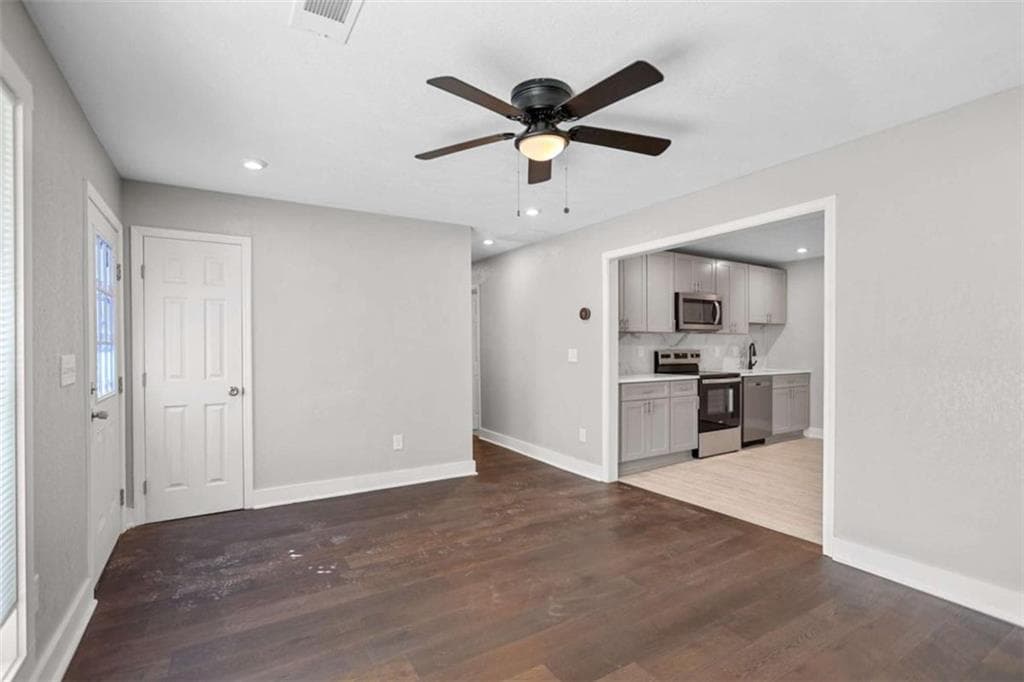 3 bedroom, 2 bathroom, 1,075 sq ft single family residence for sale at 3356 Kings Park Circle, Macon, GA 31217 — photo 9