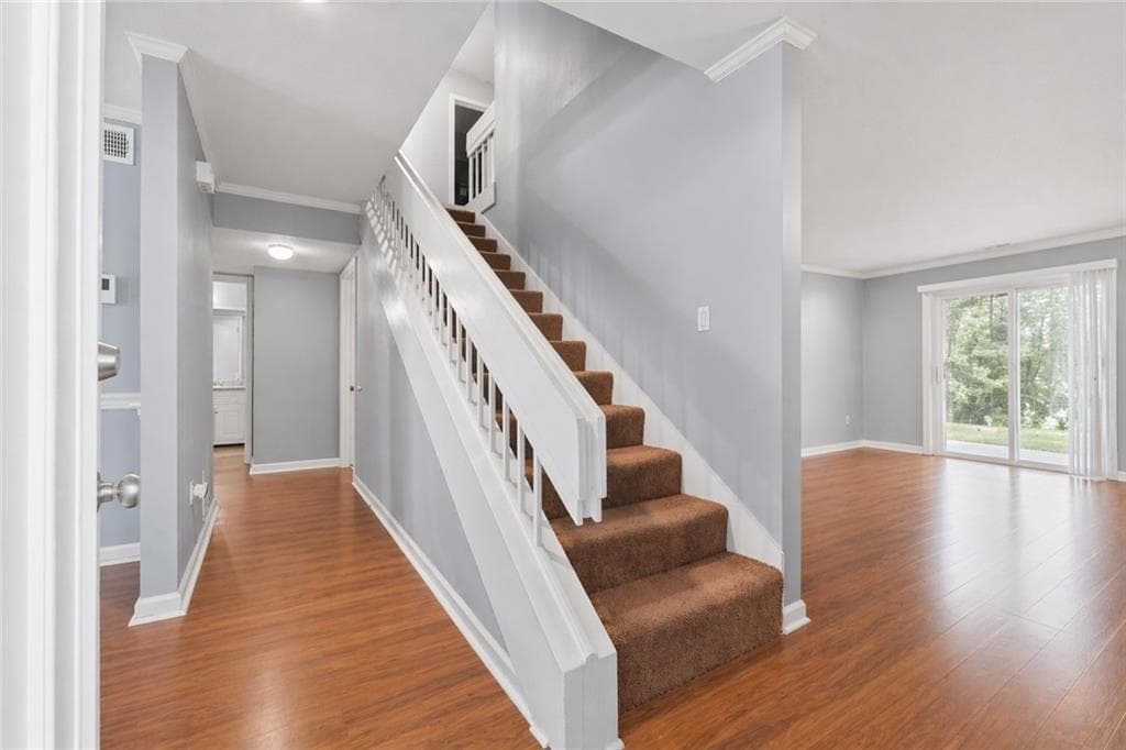 4 bedroom, 2 bathroom, 1,697 sq ft condominium under contract at 9 Willowick Drive, Lithonia, GA 30038 — photo 2