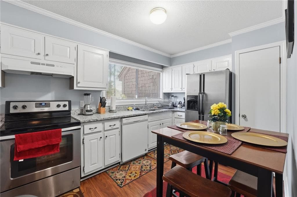 4 bedroom, 2 bathroom, 1,697 sq ft condominium under contract at 9 Willowick Drive, Lithonia, GA 30038 — photo 5