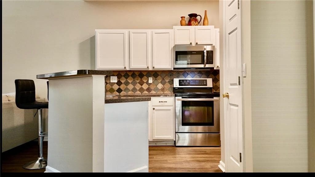3 bedroom, 3 bathroom, 1,788 sq ft townhouse for sale at 4911 Oak Meadow Lane, Oakwood, GA 30566 — photo 2