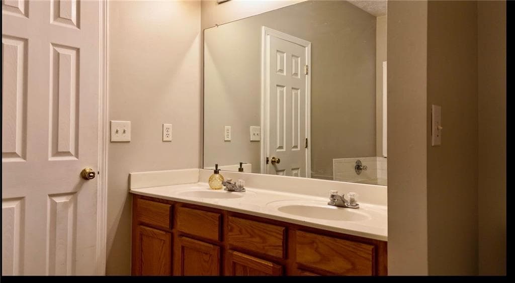3 bedroom, 3 bathroom, 1,788 sq ft townhouse for sale at 4911 Oak Meadow Lane, Oakwood, GA 30566 — photo 10