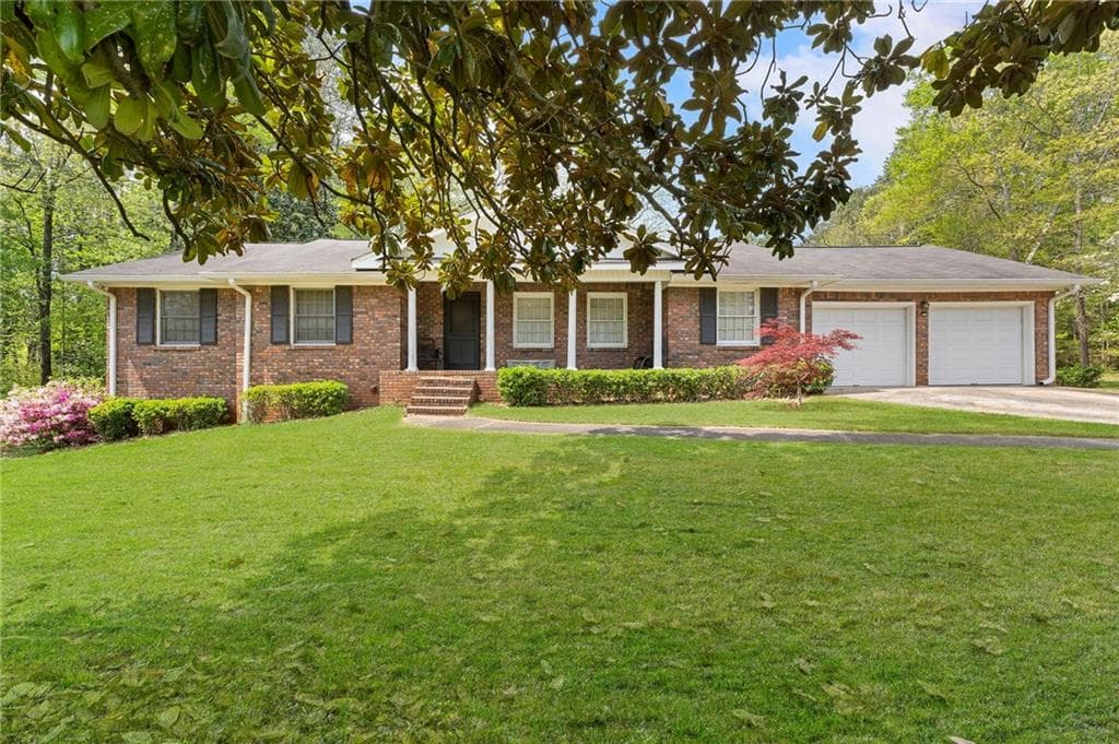 3 bedroom, 2 bathroom, 1,737 sq ft single family residence sold at 2968 Gray Road, Smyrna, GA 30082
