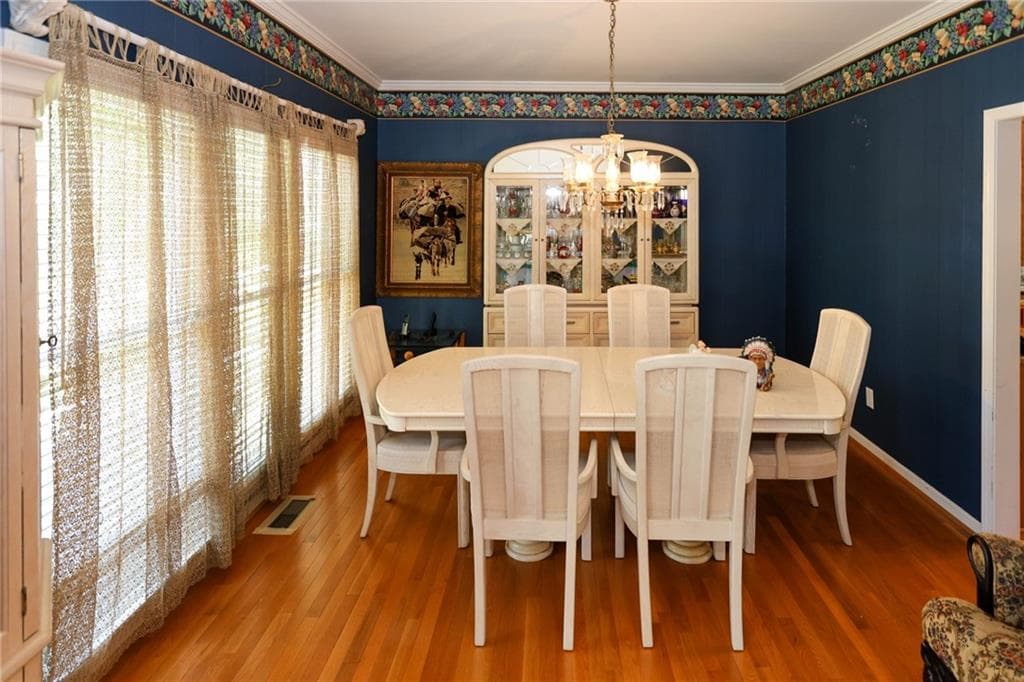 6 bedroom, 4 bathroom, 3,369 sq ft single family residence for sale at 4000 Peachtree Corners Circle, Peachtree Corners, GA 30092 — photo 7