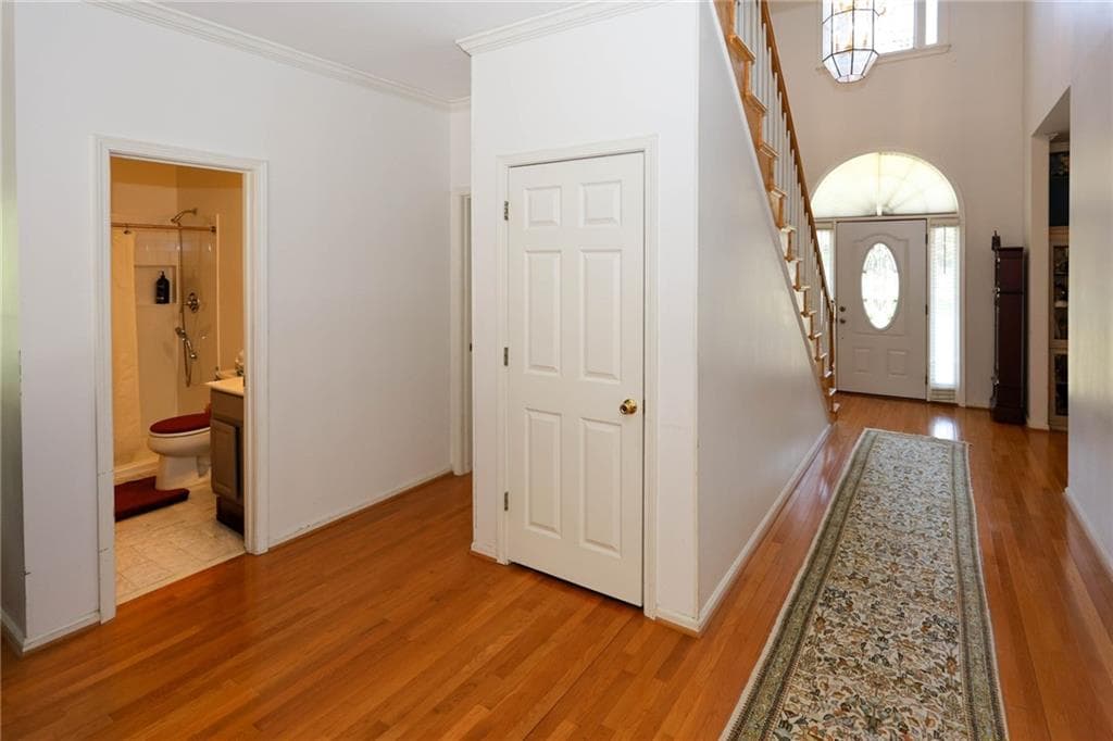 6 bedroom, 4 bathroom, 3,369 sq ft single family residence for sale at 4000 Peachtree Corners Circle, Peachtree Corners, GA 30092 — photo 8