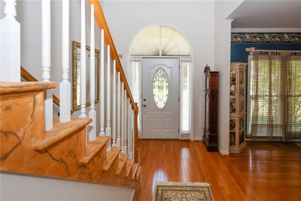 6 bedroom, 4 bathroom, 3,369 sq ft single family residence for sale at 4000 Peachtree Corners Circle, Peachtree Corners, GA 30092 — photo 9