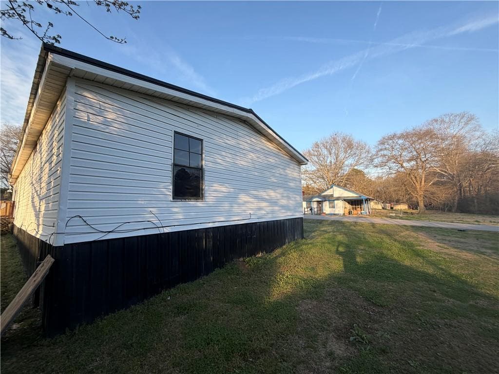 3 bedroom, 2 bathroom single family residence under contract at 20 Morgan Street, Rockmart, GA 30153 — photo 2