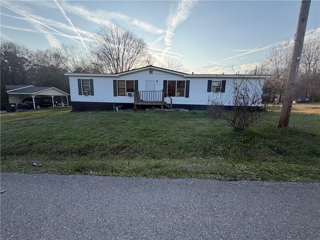 3 bedroom, 2 bathroom single family residence under contract at 20 Morgan Street, Rockmart, GA 30153 — photo 4