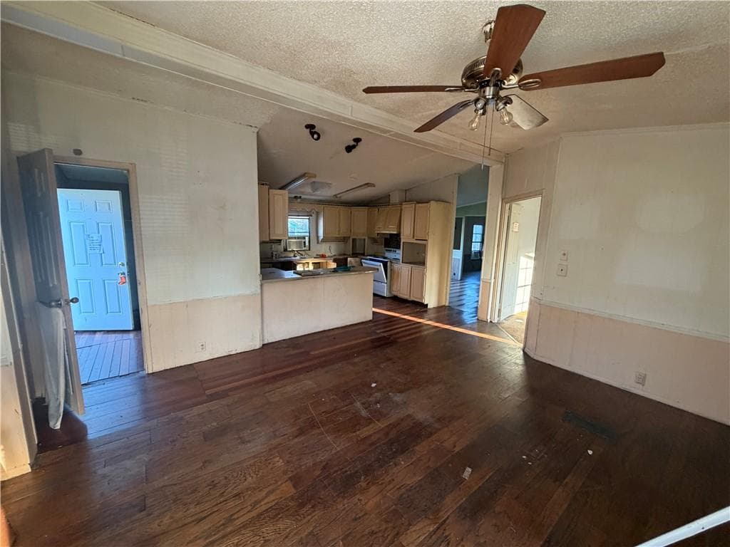 3 bedroom, 2 bathroom single family residence under contract at 20 Morgan Street, Rockmart, GA 30153 — photo 5