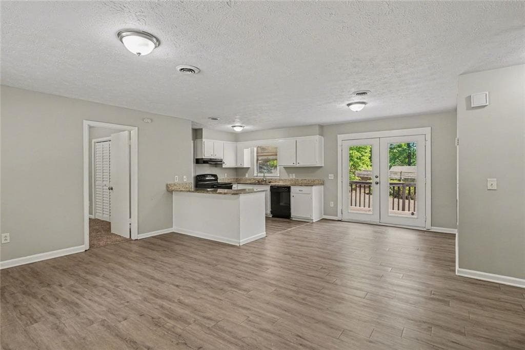 3 bedroom, 2 bathroom, 1,200 sq ft single family residence for sale at 342 Laurel Lane, Stockbridge, GA 30281 — photo 3
