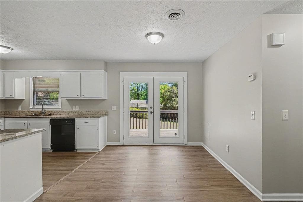 3 bedroom, 2 bathroom, 1,200 sq ft single family residence for sale at 342 Laurel Lane, Stockbridge, GA 30281 — photo 5