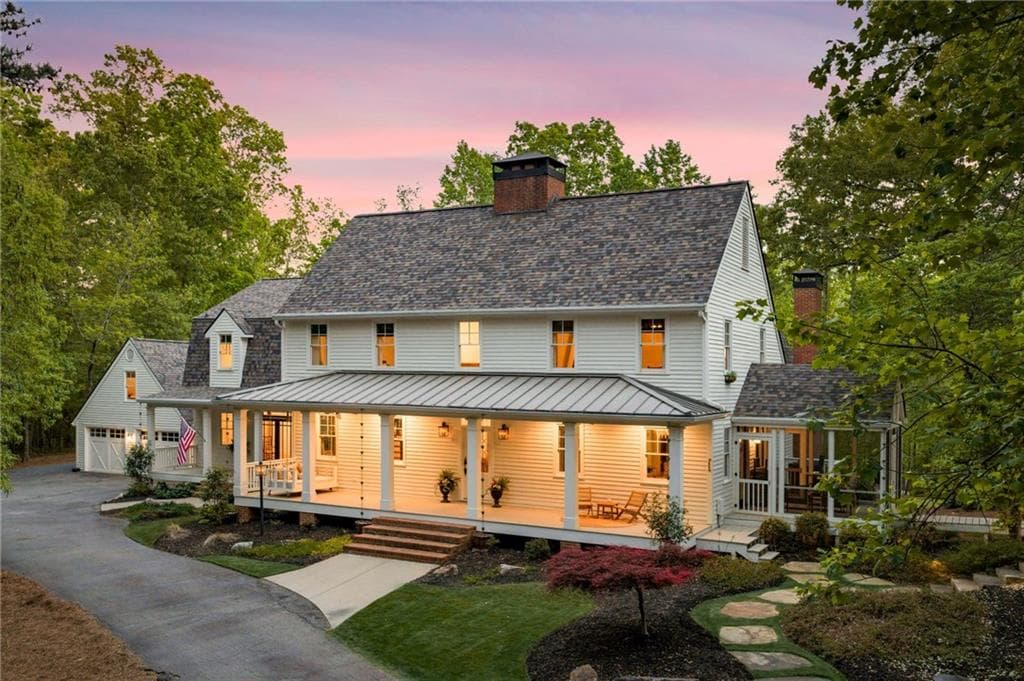 6 bedroom, 7 bathroom, 6,568 sq ft single family residence sold at 1550 Lackey, Roswell, GA 30075