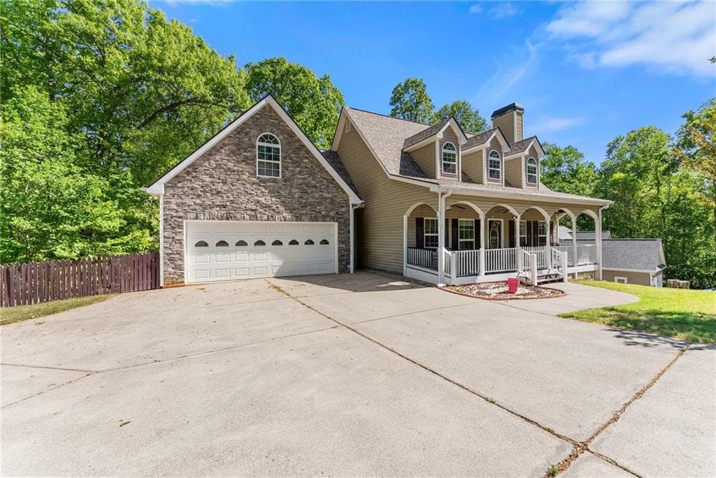 4 bedroom, 3 bathroom, 2,864 sq ft single family residence under contract at 95 Oak Creek Way, Dawsonville, GA 30534 — photo 4