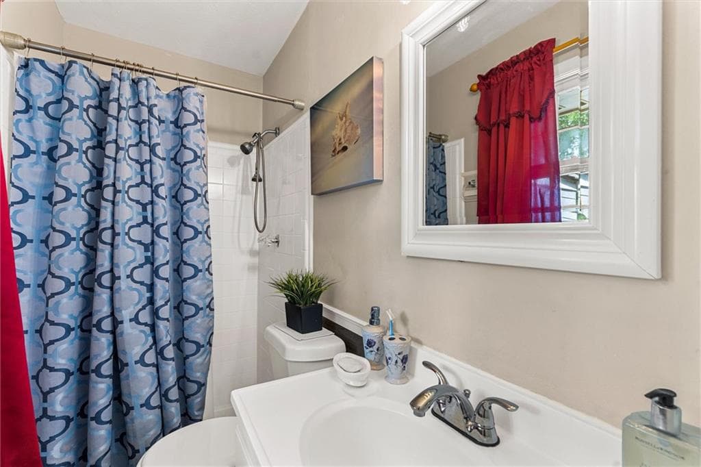 3 bedroom, 2 bathroom, 1,256 sq ft single family residence for sale at 999 Chestnut Oak Court, Lawrenceville, GA 30046 — photo 10