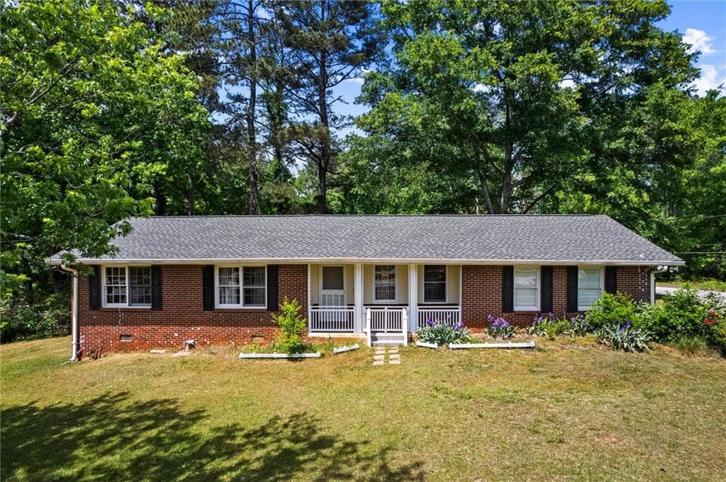 3 bedroom, 2 bathroom, 1,256 sq ft single family residence for sale at 999 Chestnut Oak Court, Lawrenceville, GA 30046 — photo 4