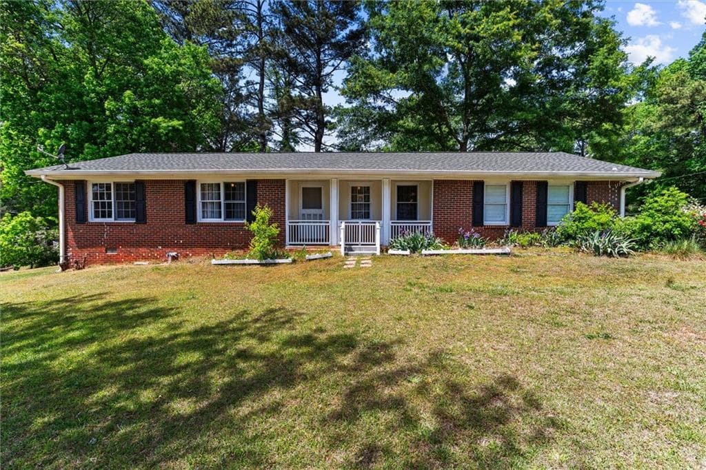 3 bedroom, 2 bathroom, 1,256 sq ft single family residence for sale at 999 Chestnut Oak Court, Lawrenceville, GA 30046