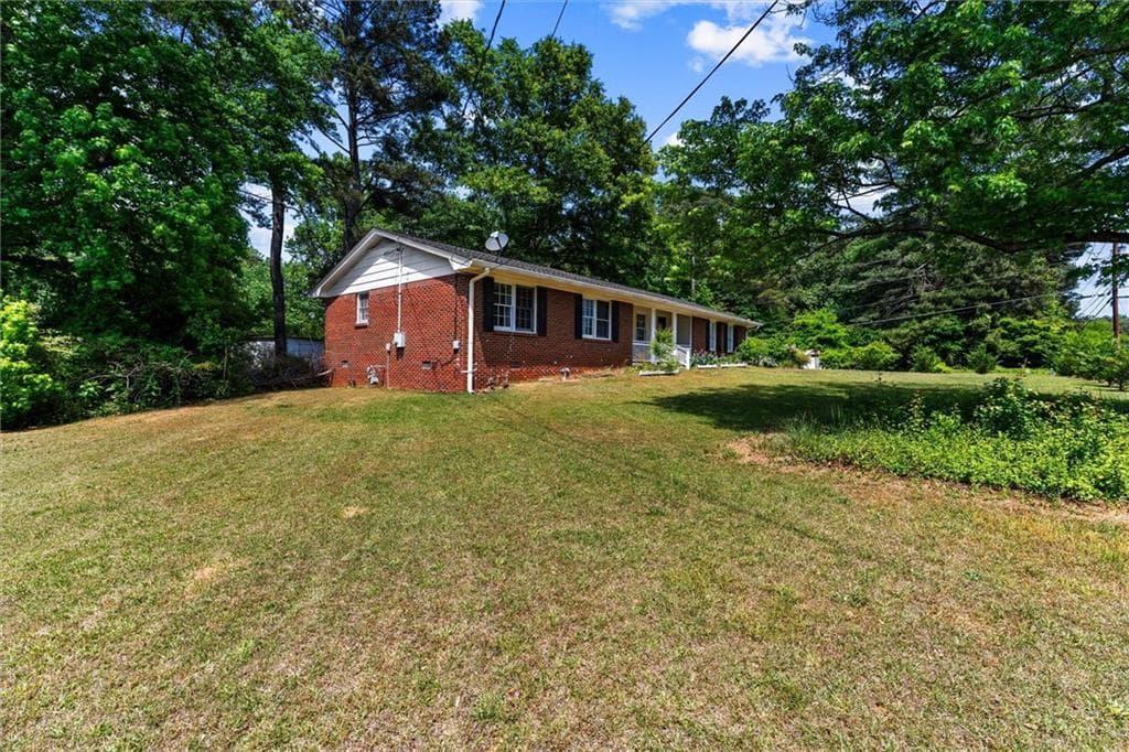 3 bedroom, 2 bathroom, 1,256 sq ft single family residence for sale at 999 Chestnut Oak Court, Lawrenceville, GA 30046 — photo 2