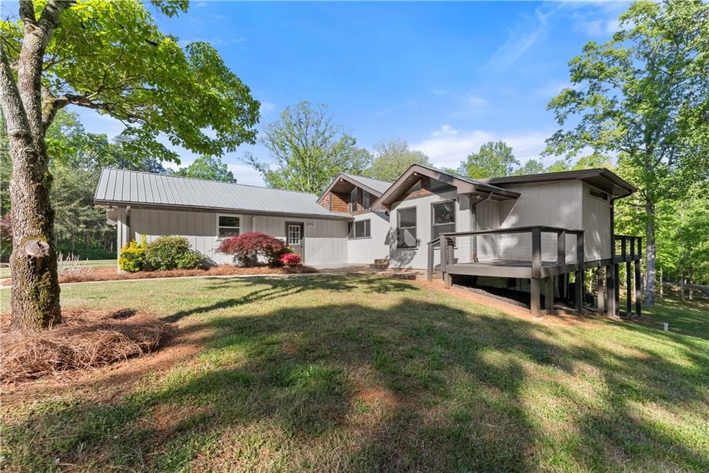 4 bedroom, 3 bathroom, 2,928 sq ft single family residence for sale at 6632 Mountain Meadow Drive, Clermont, GA 30527 — photo 2
